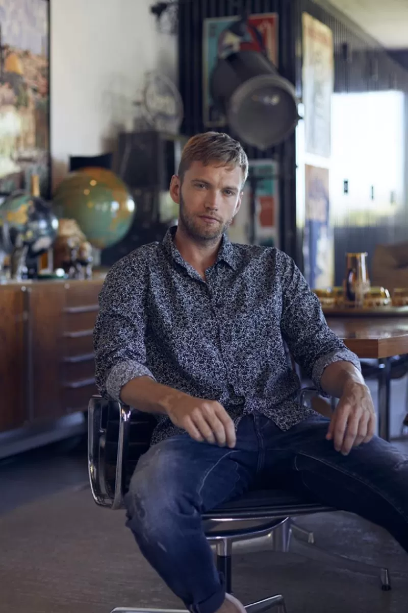 chemise_fibor_a_motif_fleuri_noir_et_blanc_0.webp Le Temps des Cerises Chemises-Chemise Fibor A Motif Fleuri Noir Et Blanc Galaxy