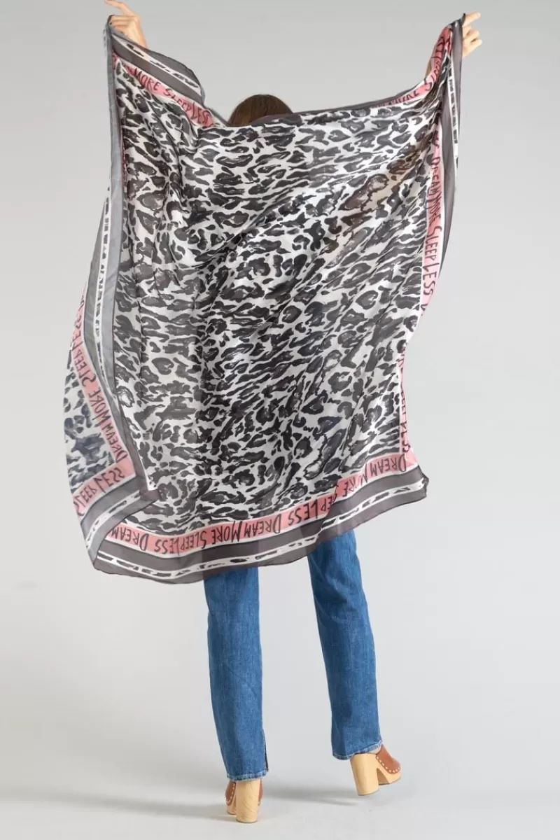 foulard_marinna_a_motif_leopard_3.webp Le Temps des Cerises Écharpes & Foulards-Foulard Marinna A Motif Leopard Tea Rose