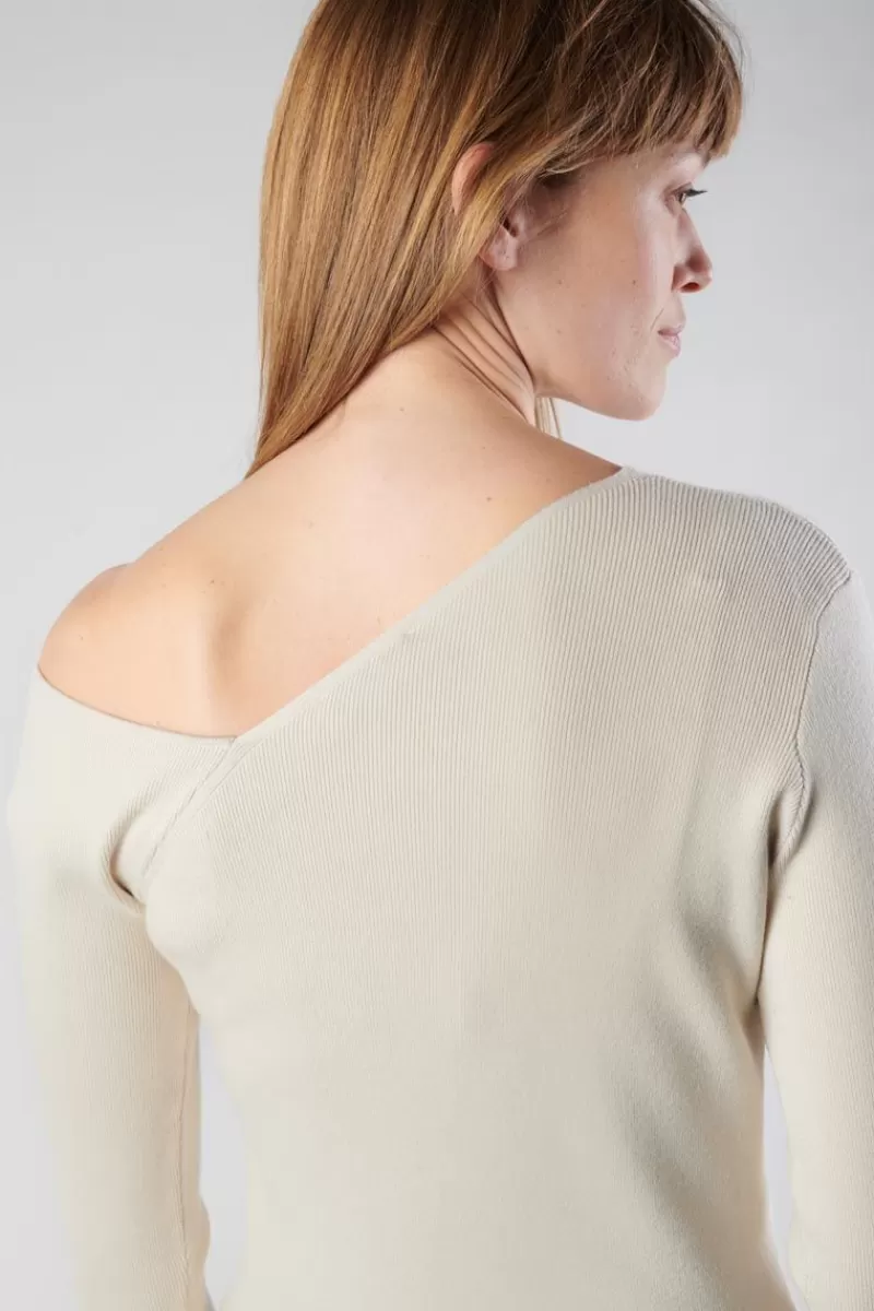 pull_lina_asymetrique_sable_4.webp Le Temps des Cerises Pulls & Sweats & Cardigans-Pull Lina Asymetrique Sable Sand