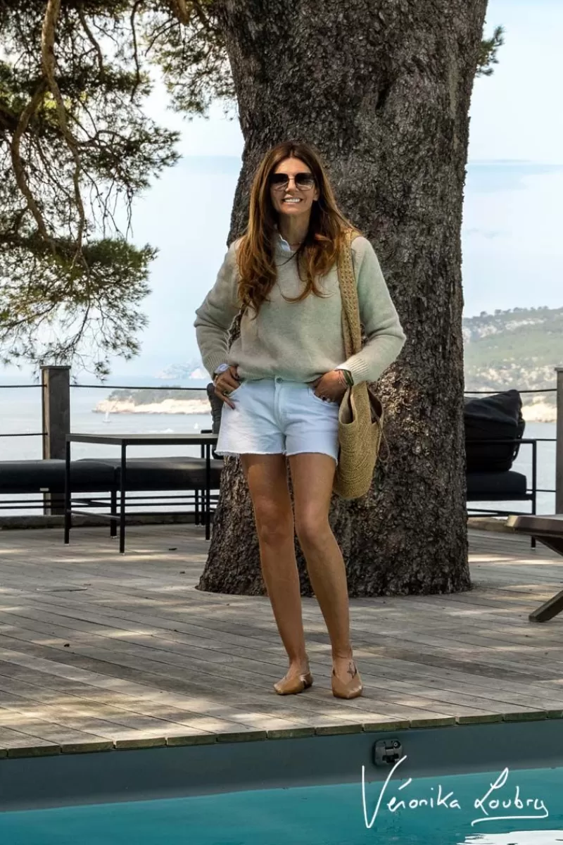 short_court_veronika_en_jeans_blanc_by_veronika_loubry_4.webp Le Temps des Cerises Jupes & Shorts-Short Court Veronika En Jeans Blanc By Veronika Loubry White