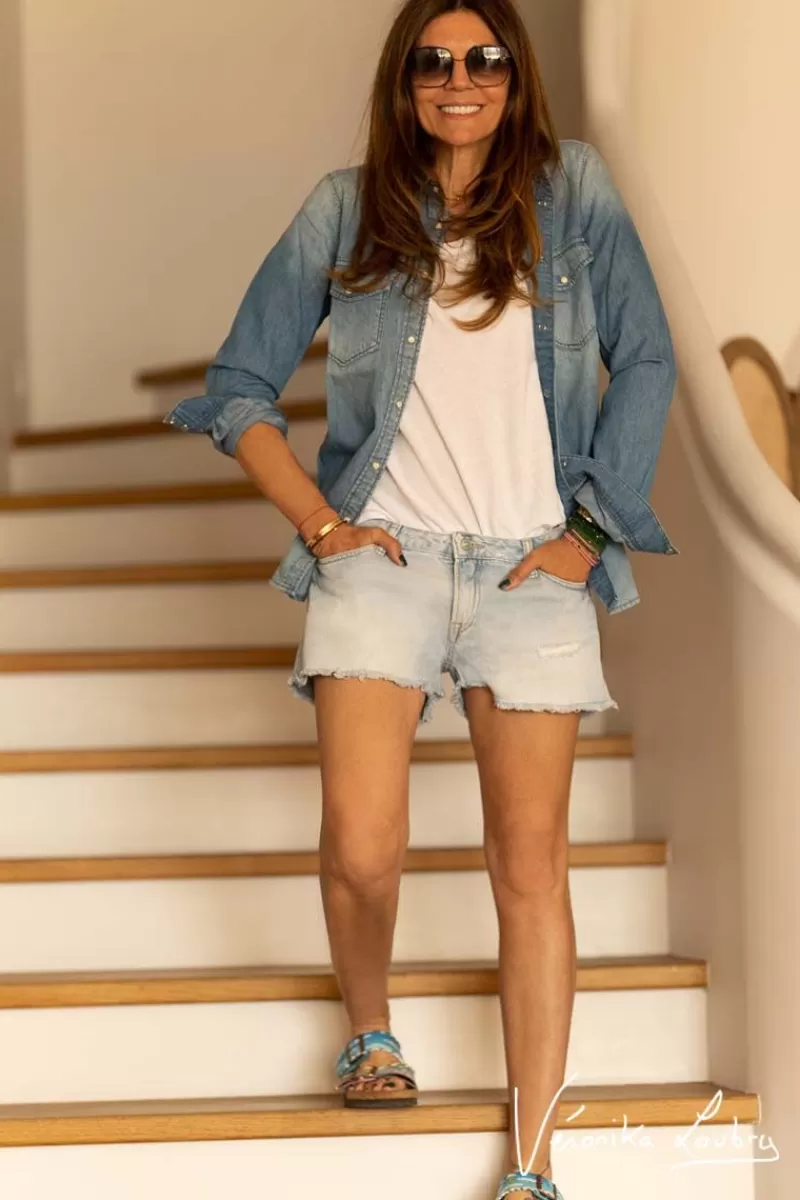 short_court_veronika_en_jeans_bleu_clair_by_veronika_loubry_2.webp Le Temps des Cerises Jupes & Shorts-Short Court Veronika En Jeans Bleu Clair By Veronika Loubry Blue